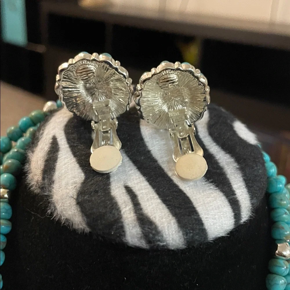 Turquoise Beaded Necklace and Earring Set - Picture 3 of 7